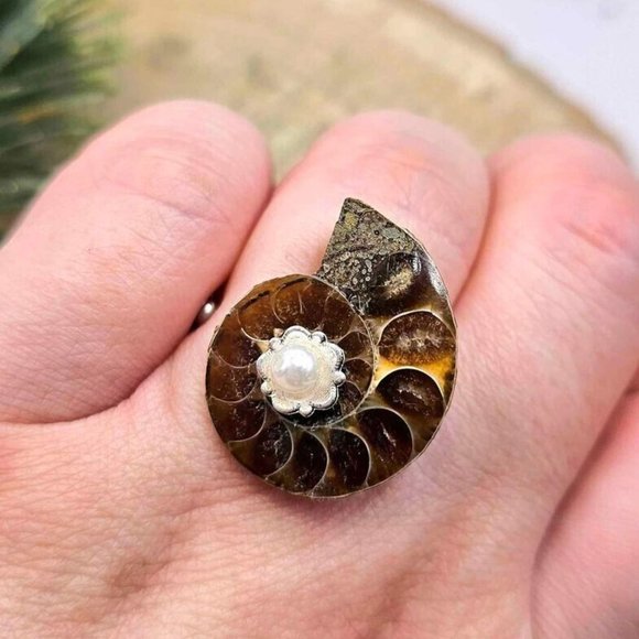 Beautiful Nature Conch Silver Flower Open Wrapped Ring - Picture 3 of 10